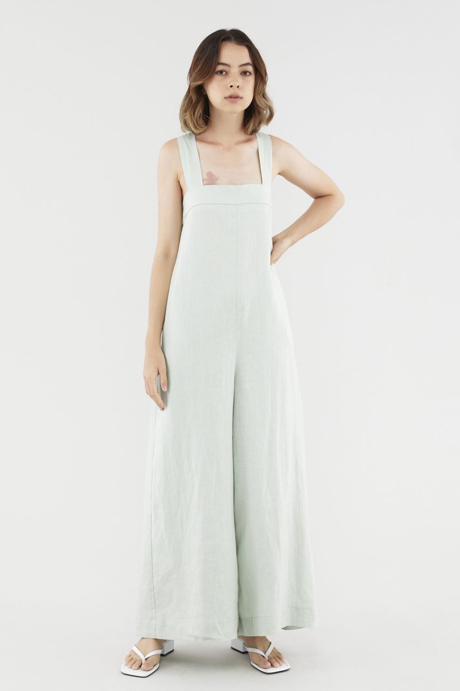 Women The Editor's Market Jumpsuits | Dorene Linen Tie-Back Jumpsuit Chalk Green