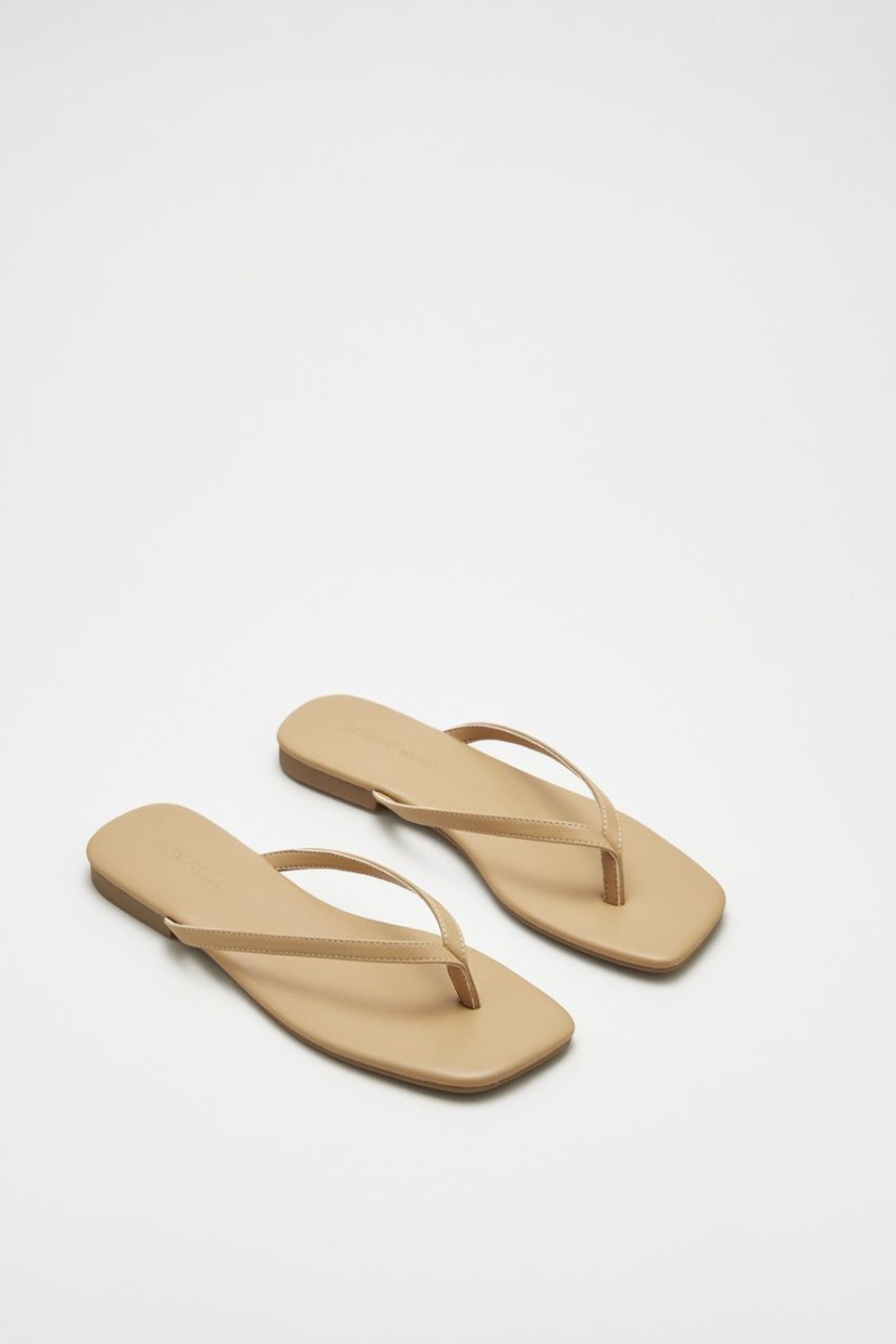 Women The Editor's Market Flats | Althea Thong Slides Caramel