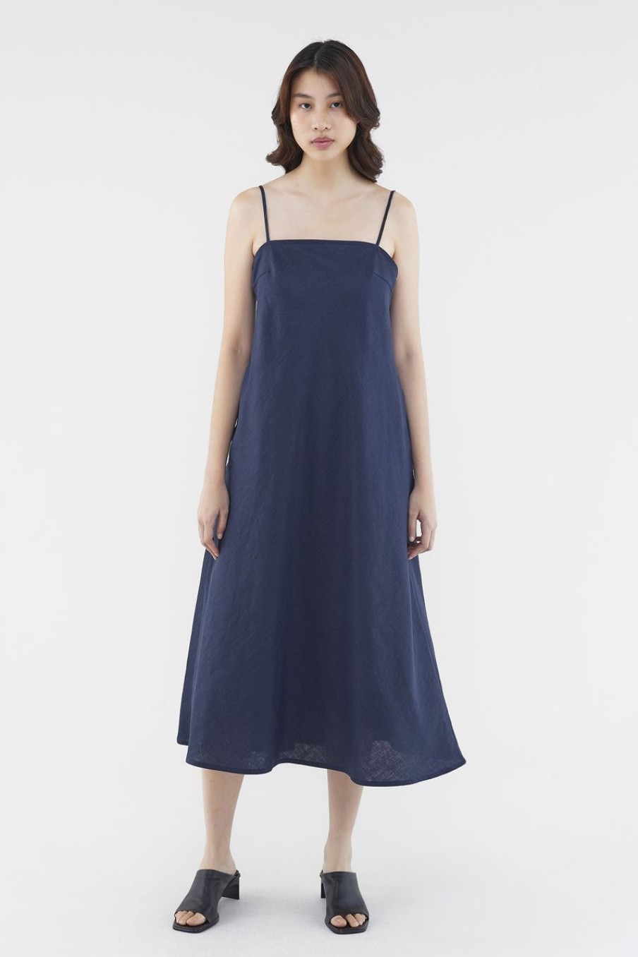 Women The Editor's Market Dresses | Jayleana Linen Bias-Cut Dress Navy Blue