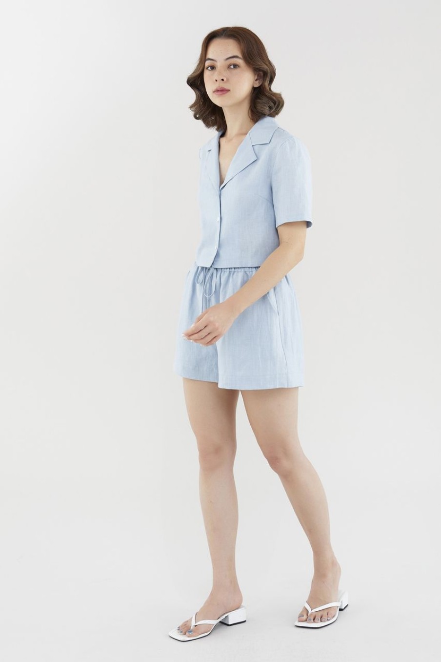 Women The Editor's Market Tops | Rheta Linen Crop Shirt Dusty Blue