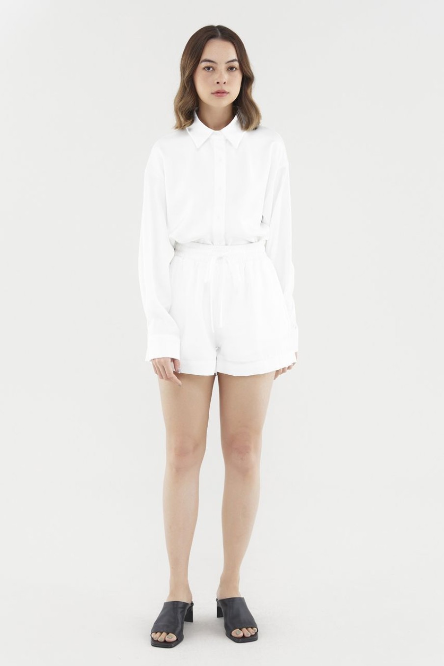 Women The Editor's Market Shorts | Georgina Relaxed Shorts White