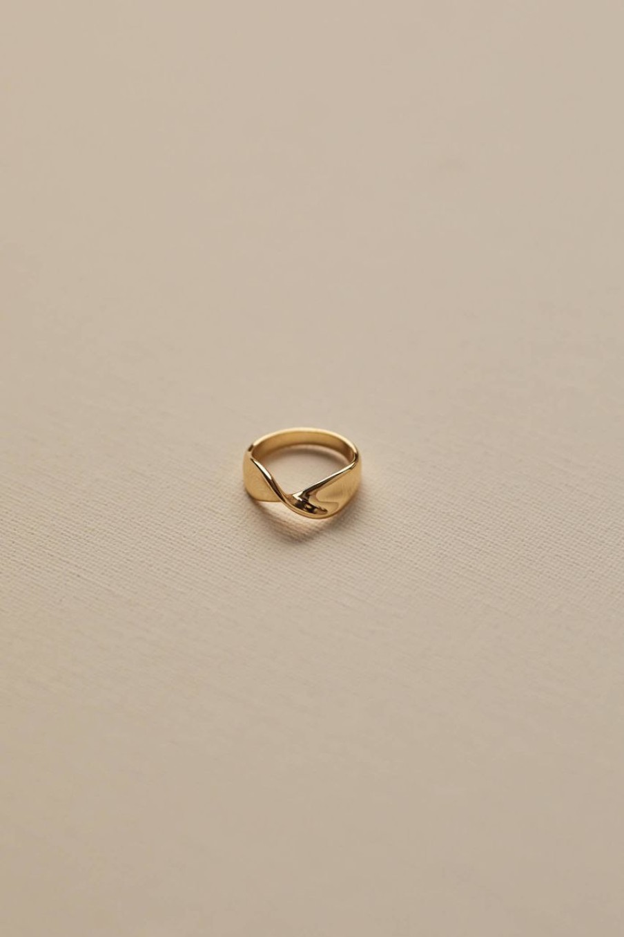 Women Afterall Rings | Shanyn Ring Gold