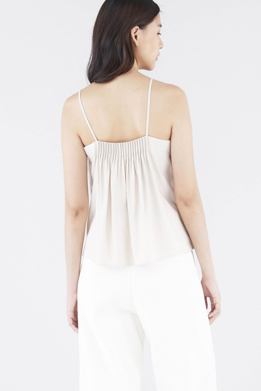 Women The Editor's Market Tops | Sorena Pleated Back Top Latte