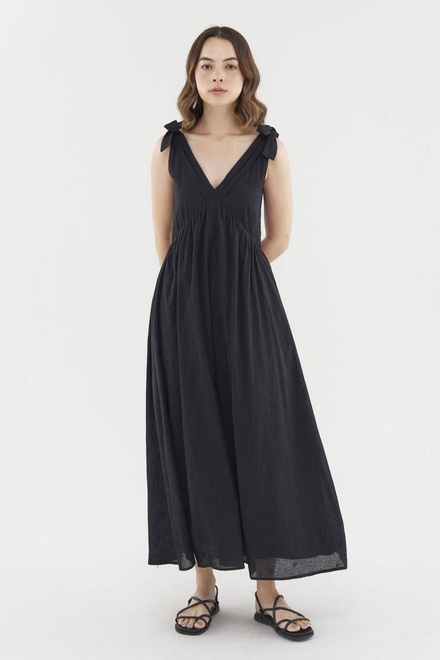 Women The Editor's Market Dresses | Zulema Broderie Maxi Dress Black