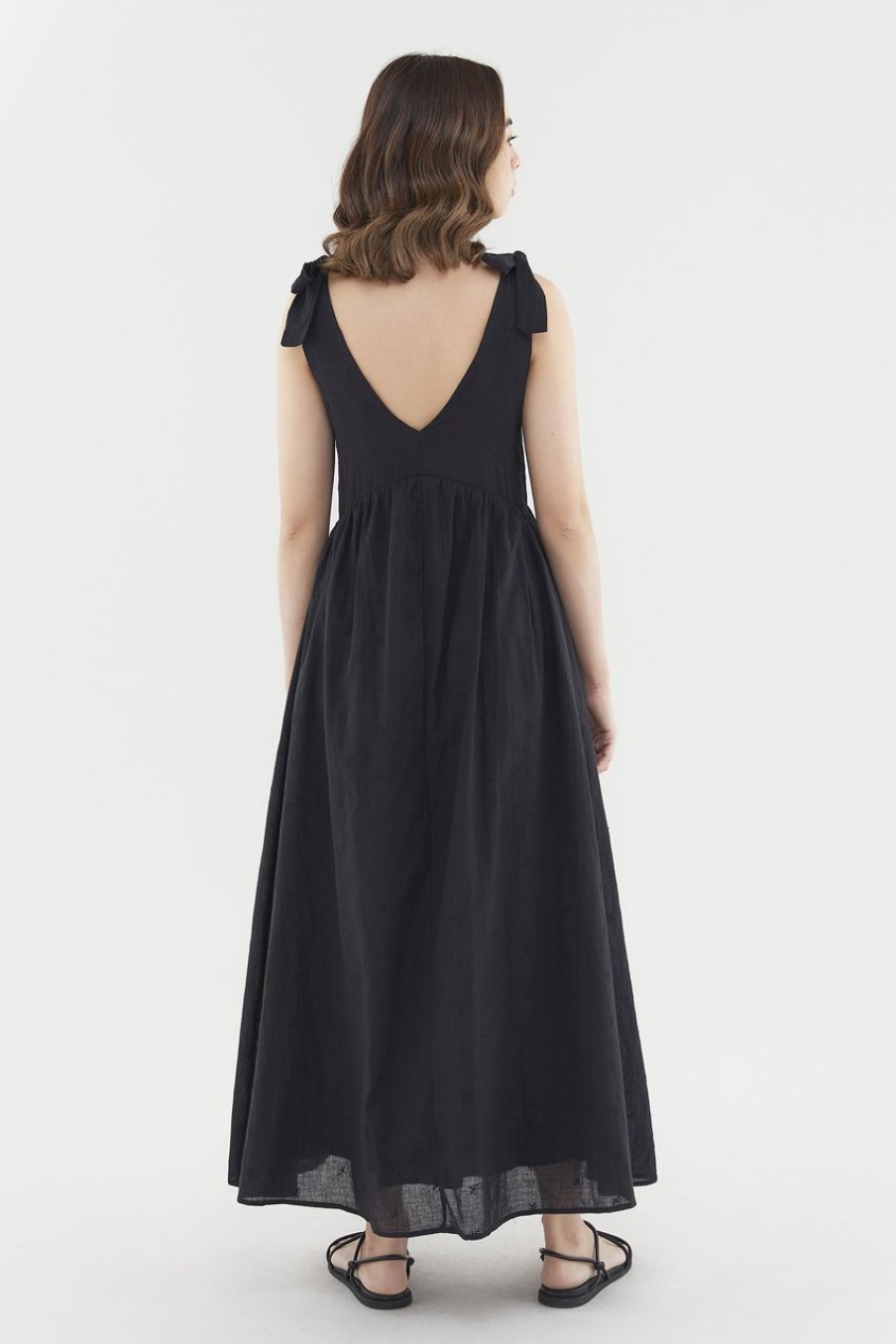 Women The Editor's Market Dresses | Zulema Broderie Maxi Dress Black