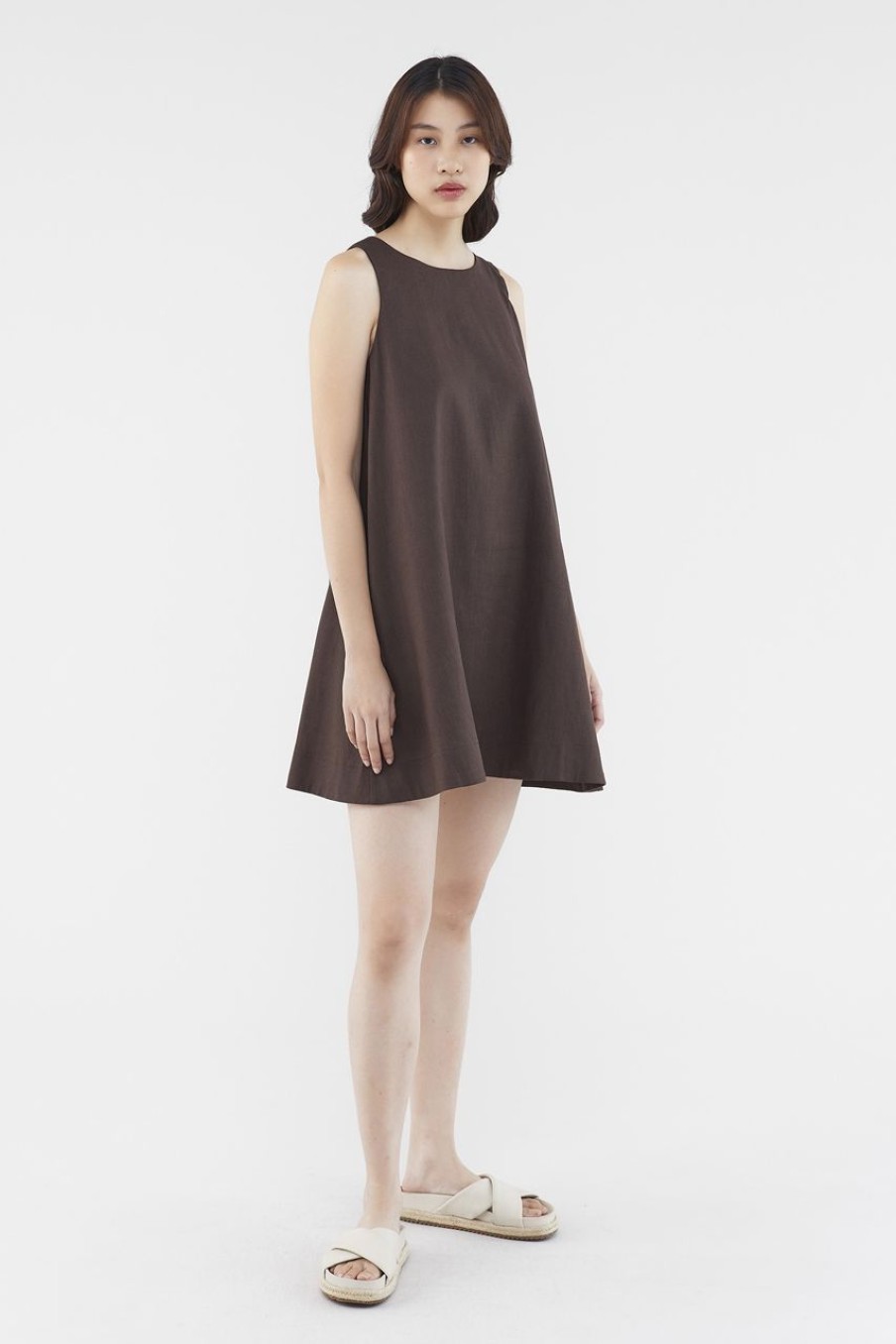 Women The Editor's Market Dresses | Myrah Linen Shift Dress Coffee