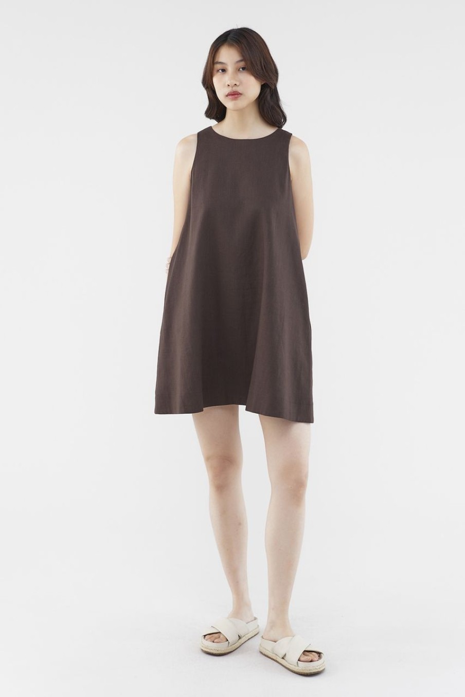 Women The Editor's Market Dresses | Myrah Linen Shift Dress Coffee