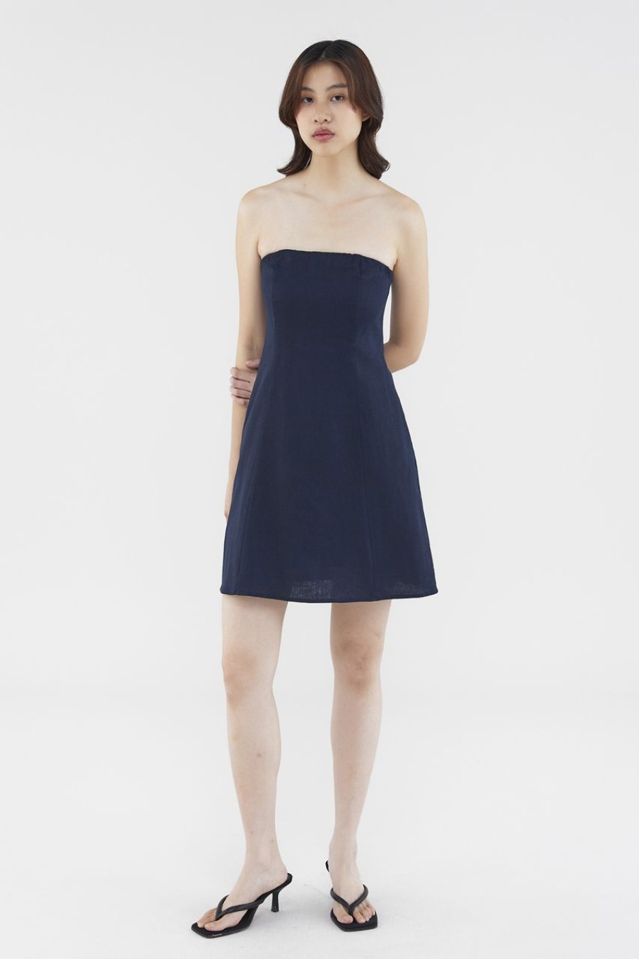 Women The Editor's Market Dresses | Margot Linen Tube Dress Navy Blue