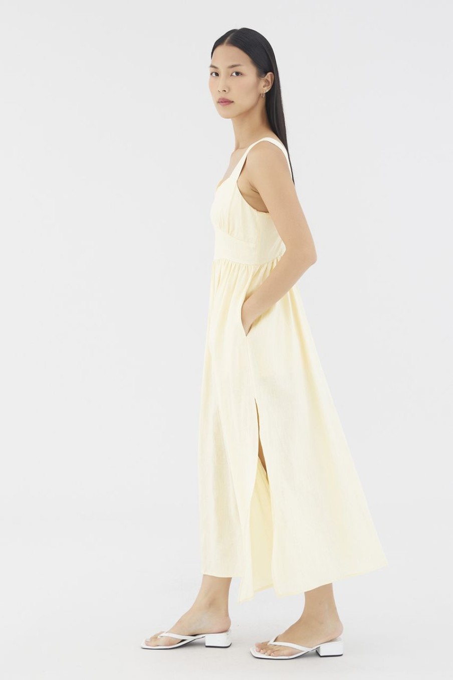 Women The Editor's Market Dresses | Aubray Linen Ruched Dress Lemon