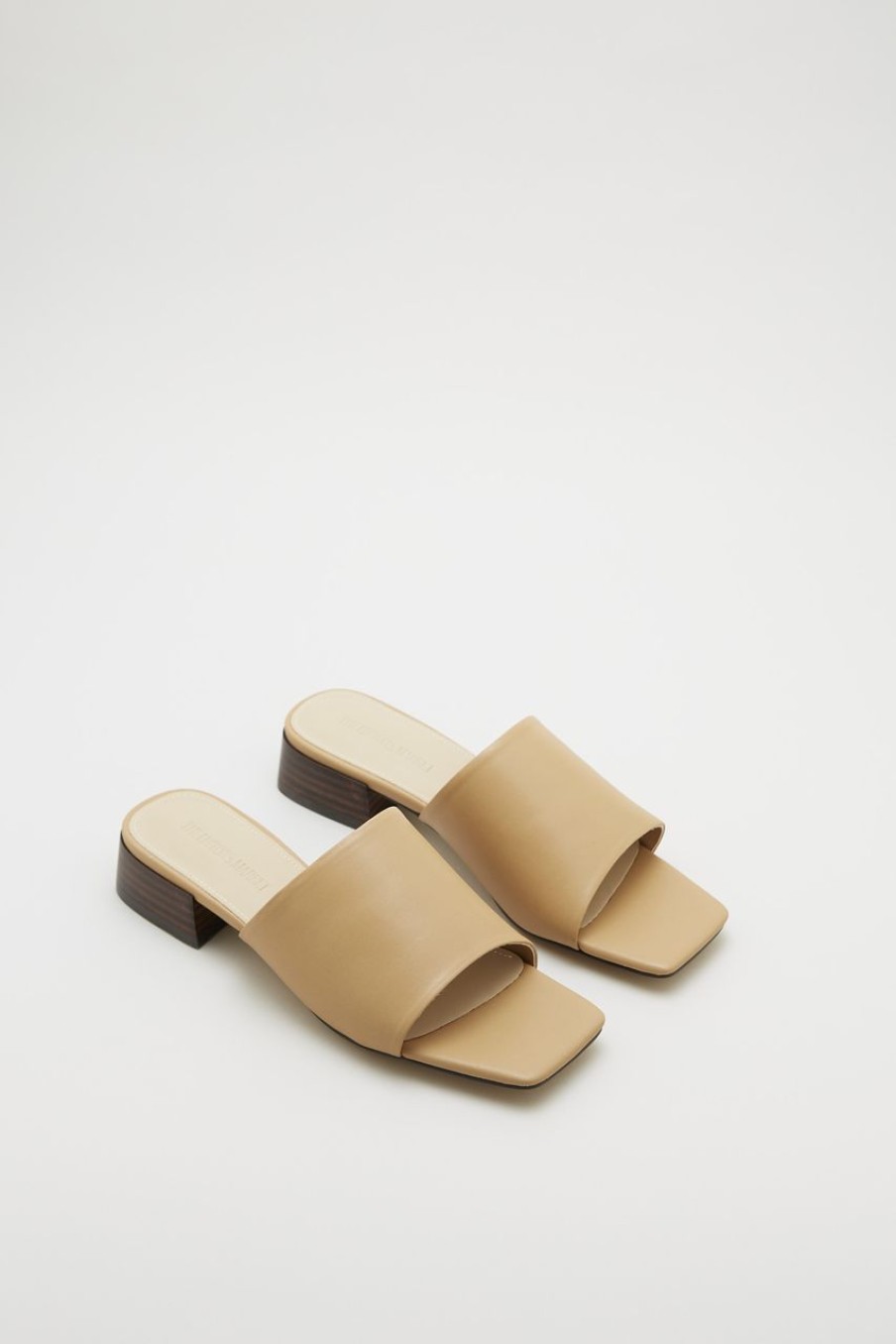 Women The Editor's Market Flats | Rhea Block Heel Slides Caramel