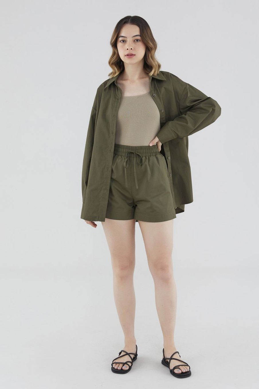 Women The Editor's Market Shorts | Ashlynn Relaxed Shorts Olive