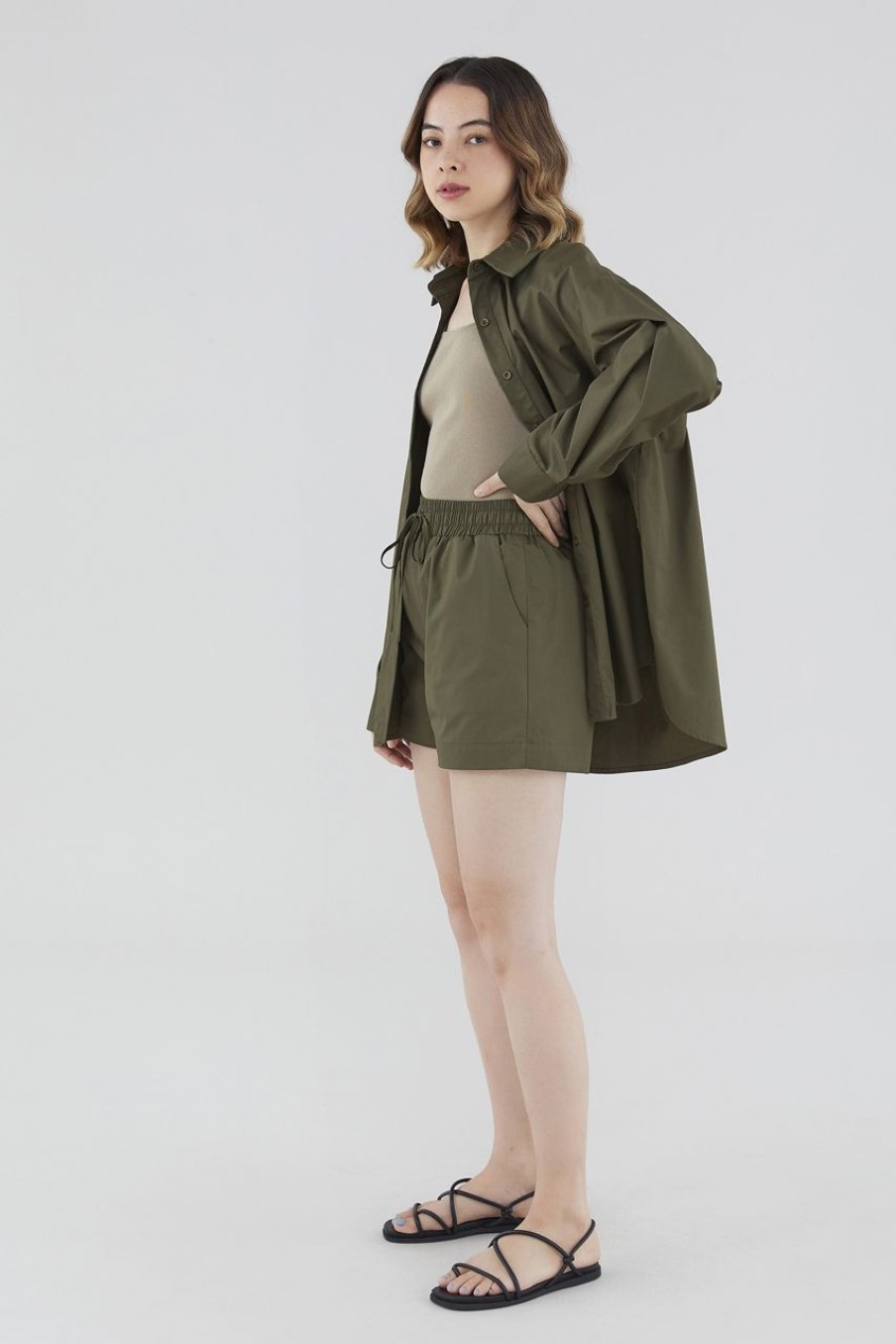 Women The Editor's Market Shorts | Ashlynn Relaxed Shorts Olive