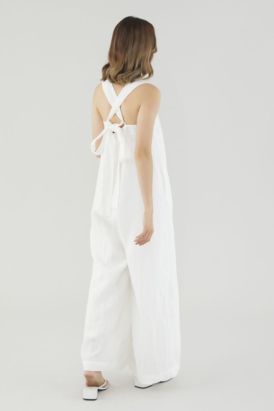 Women The Editor's Market Jumpsuits | Dorene Linen Tie-Back Jumpsuit White