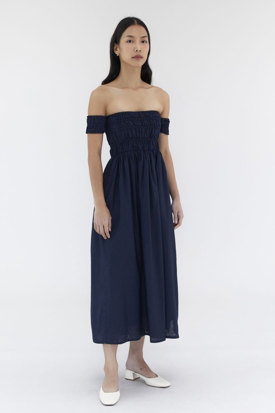 Women The Editor's Market Dresses | Esher Linen Shirred Dress Navy