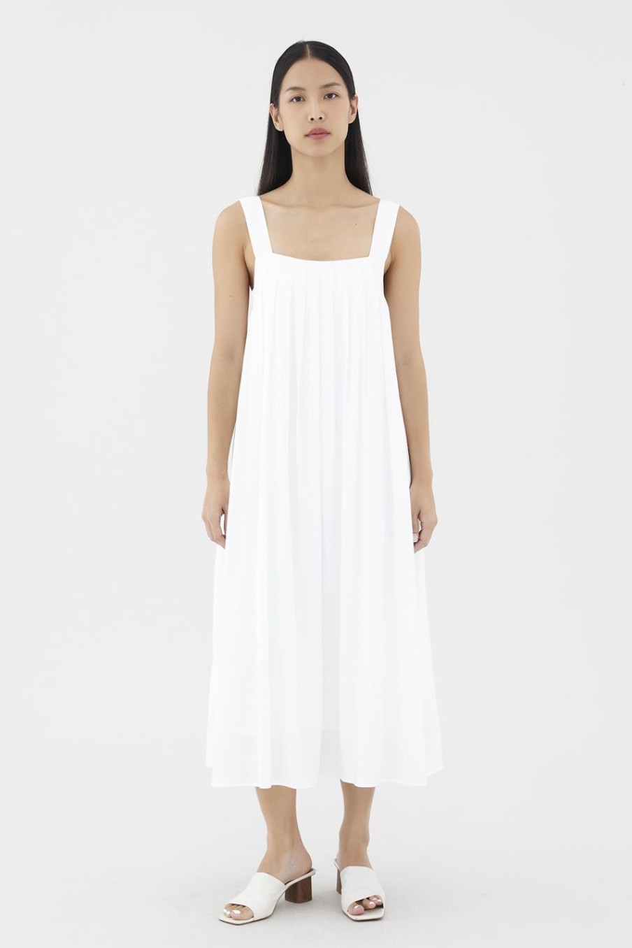 Women The Editor's Market Dresses | Roux Pleated Dress White