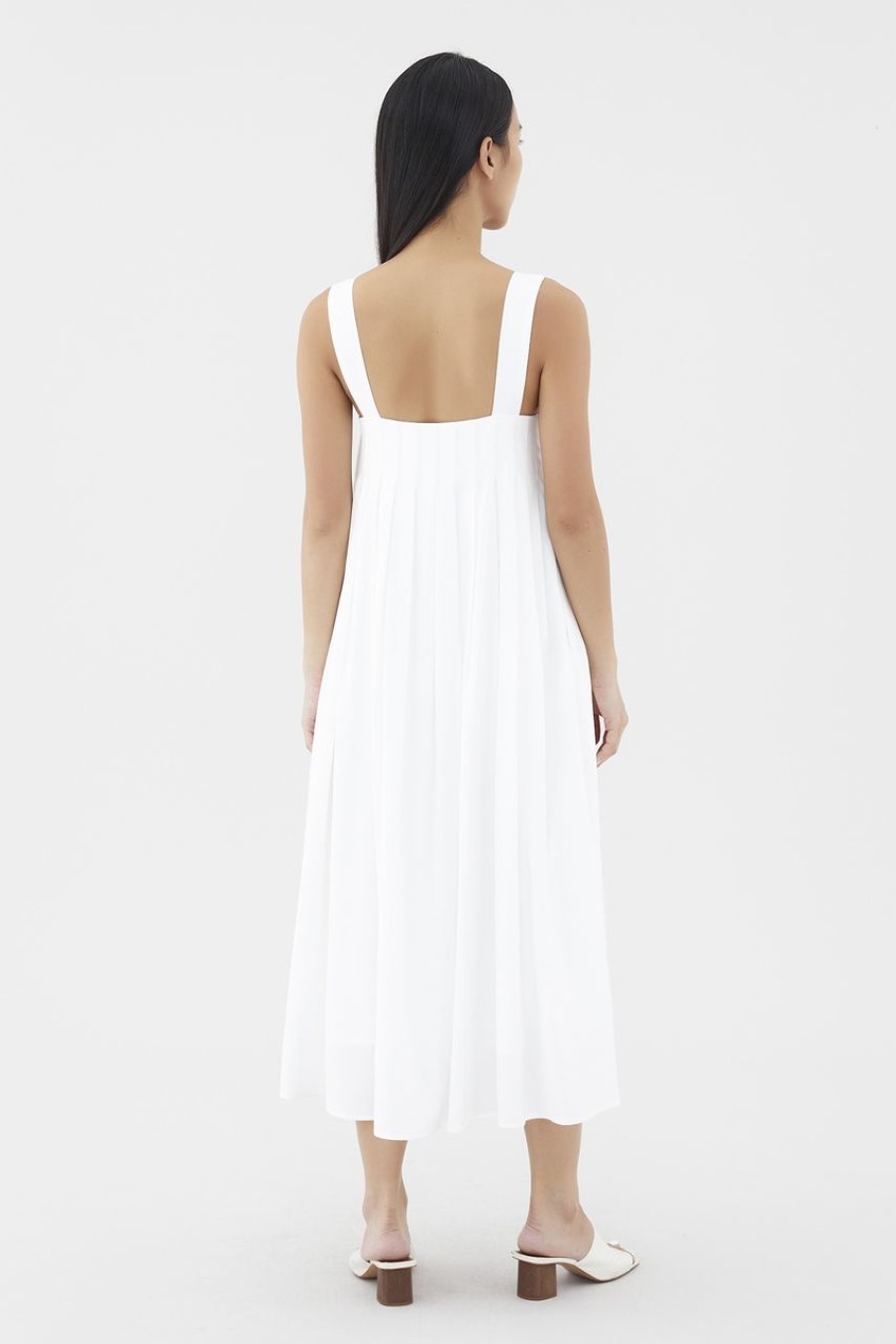 Women The Editor's Market Dresses | Roux Pleated Dress White