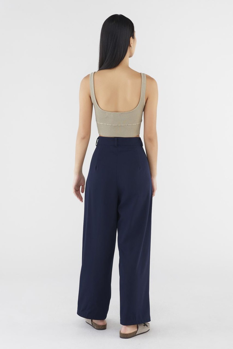 Women The Editor's Market Tops | Felice V-Neck Crop Tank Husk