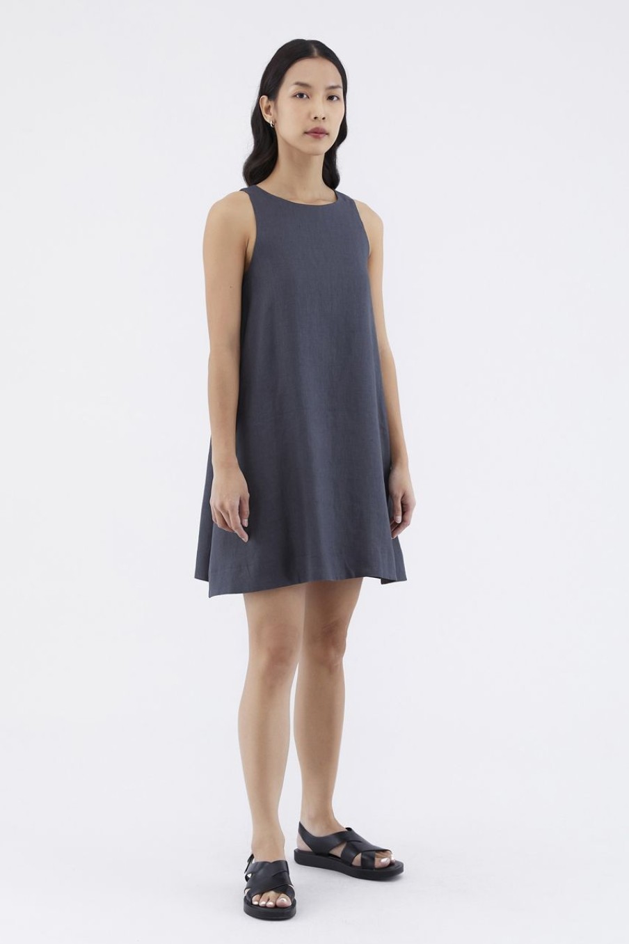 Women The Editor's Market Dresses | Myrah Linen Shift Dress Liquorice