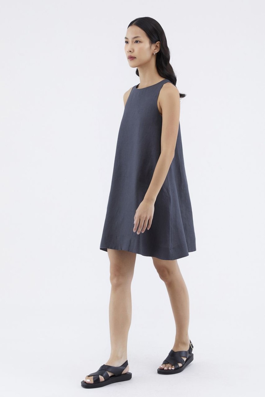 Women The Editor's Market Dresses | Myrah Linen Shift Dress Liquorice