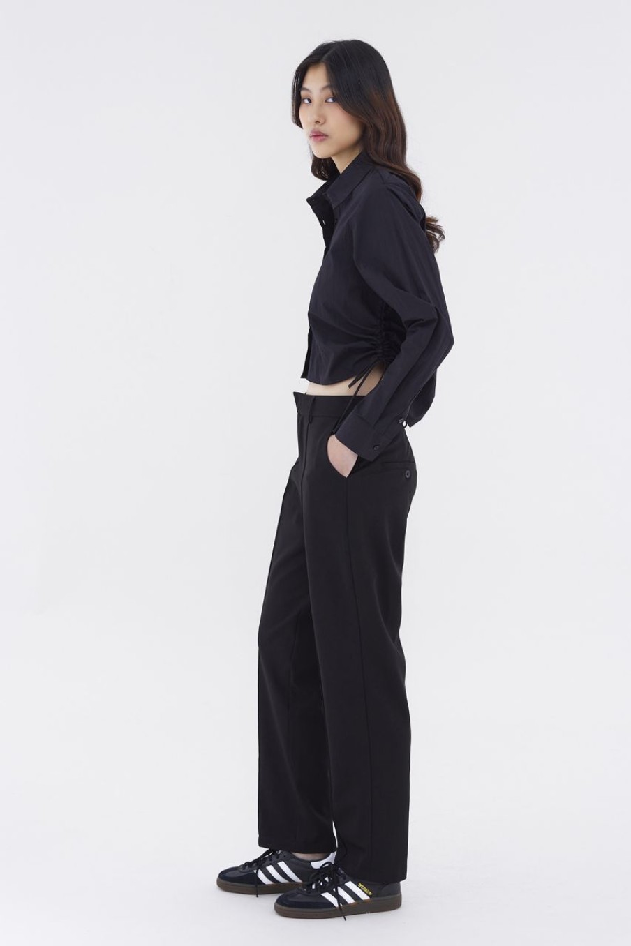 Women The Editor's Market Tops | Elowen Side-Ruch Crop Shirt Black