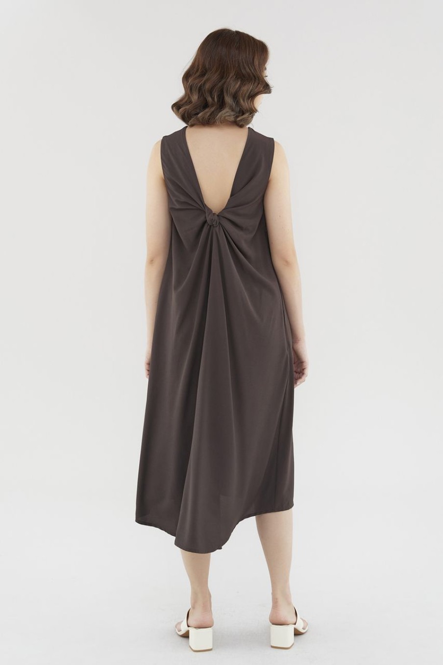 Women The Editor's Market Dresses | Jemica Drape-Back Dress Oak Brown