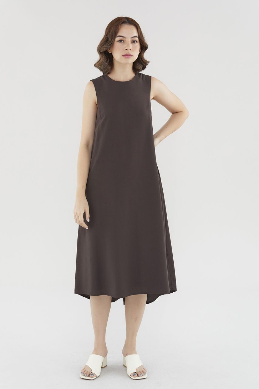 Women The Editor's Market Dresses | Jemica Drape-Back Dress Oak Brown