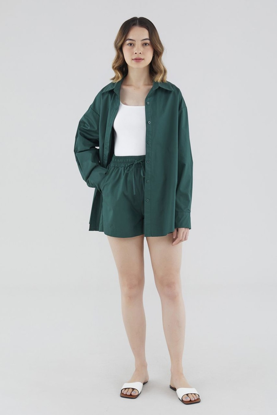 Women The Editor's Market Shorts | Ashlynn Relaxed Shorts Forest Green