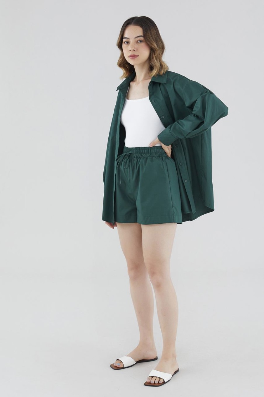 Women The Editor's Market Shorts | Ashlynn Relaxed Shorts Forest Green