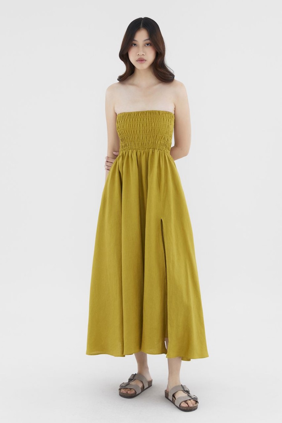 Women The Editor's Market Dresses | Rylene Linen Shirred Tube Dress Ochre