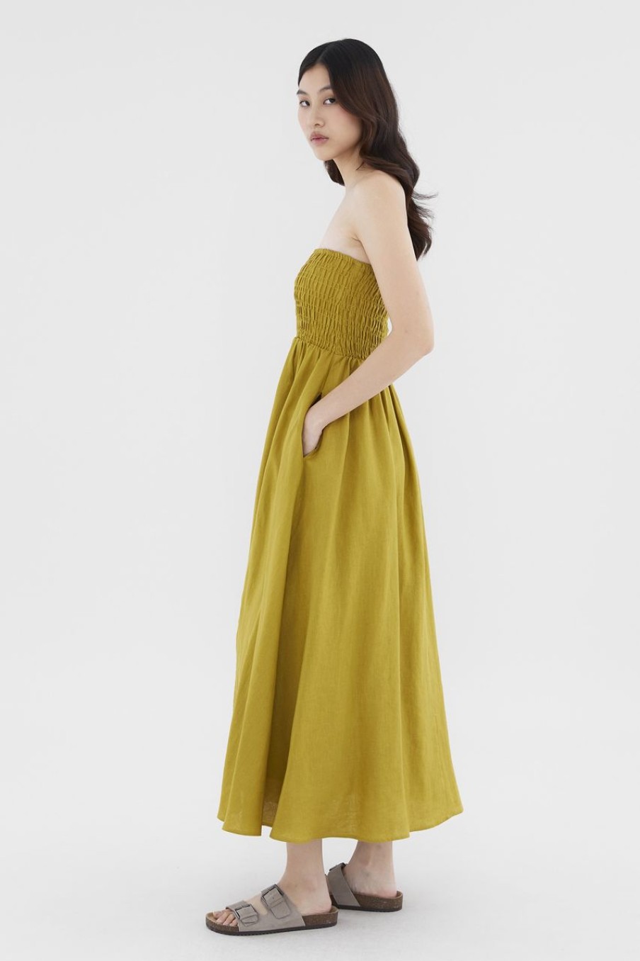 Women The Editor's Market Dresses | Rylene Linen Shirred Tube Dress Ochre