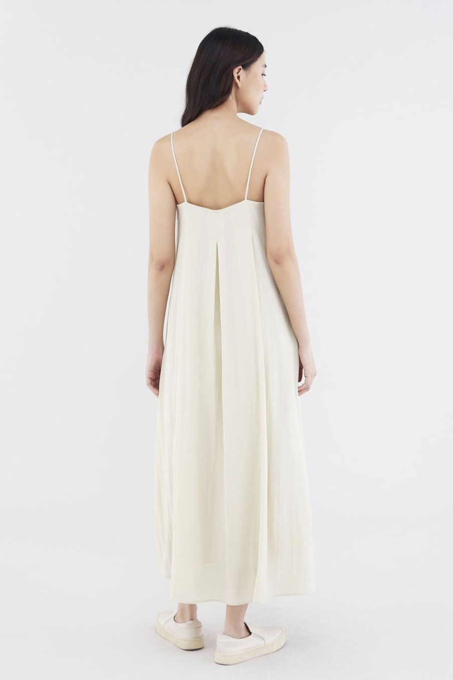 Women The Editor's Market Dresses | Shanelle Back-Pleat Dress Wheat