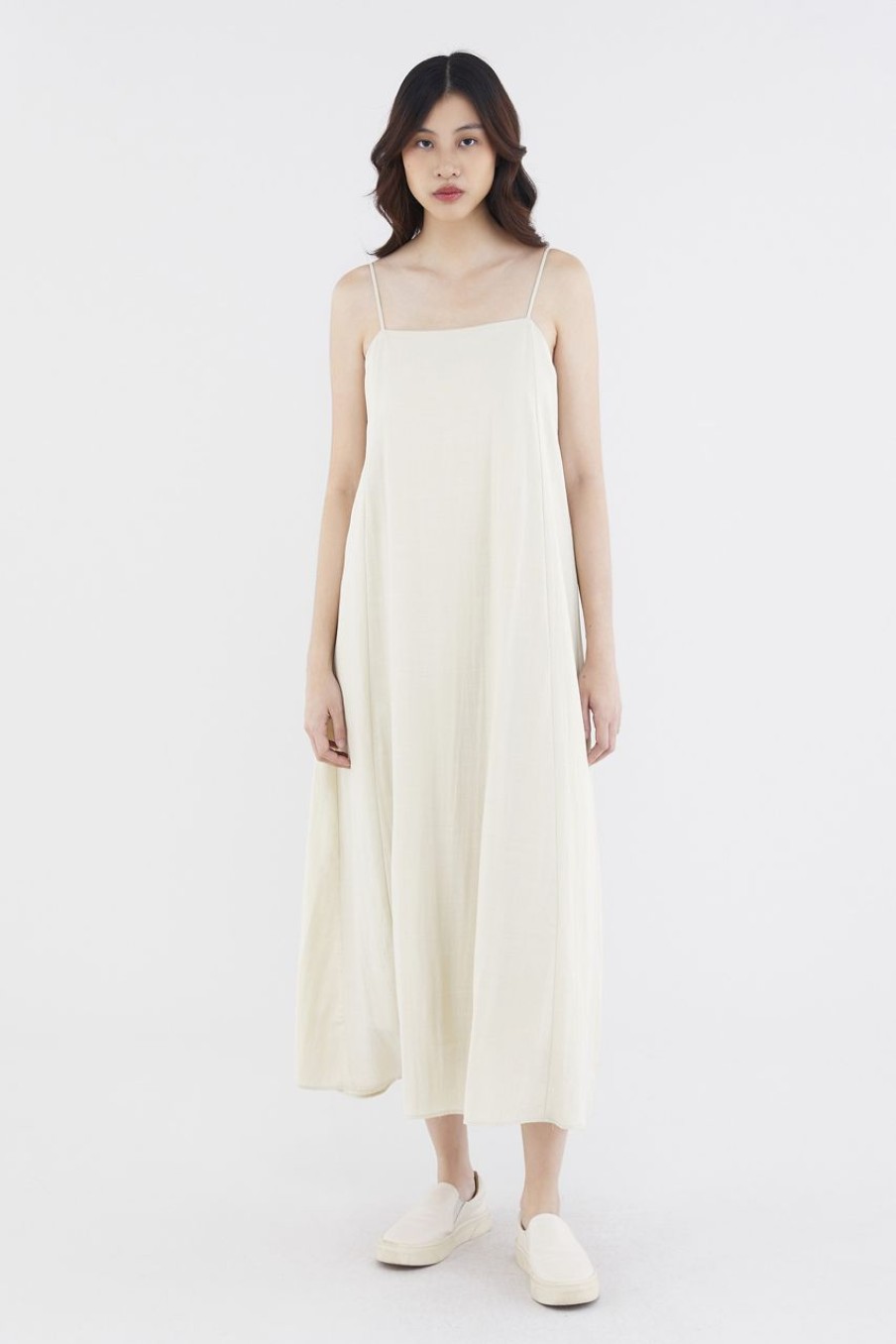 Women The Editor's Market Dresses | Shanelle Back-Pleat Dress Wheat