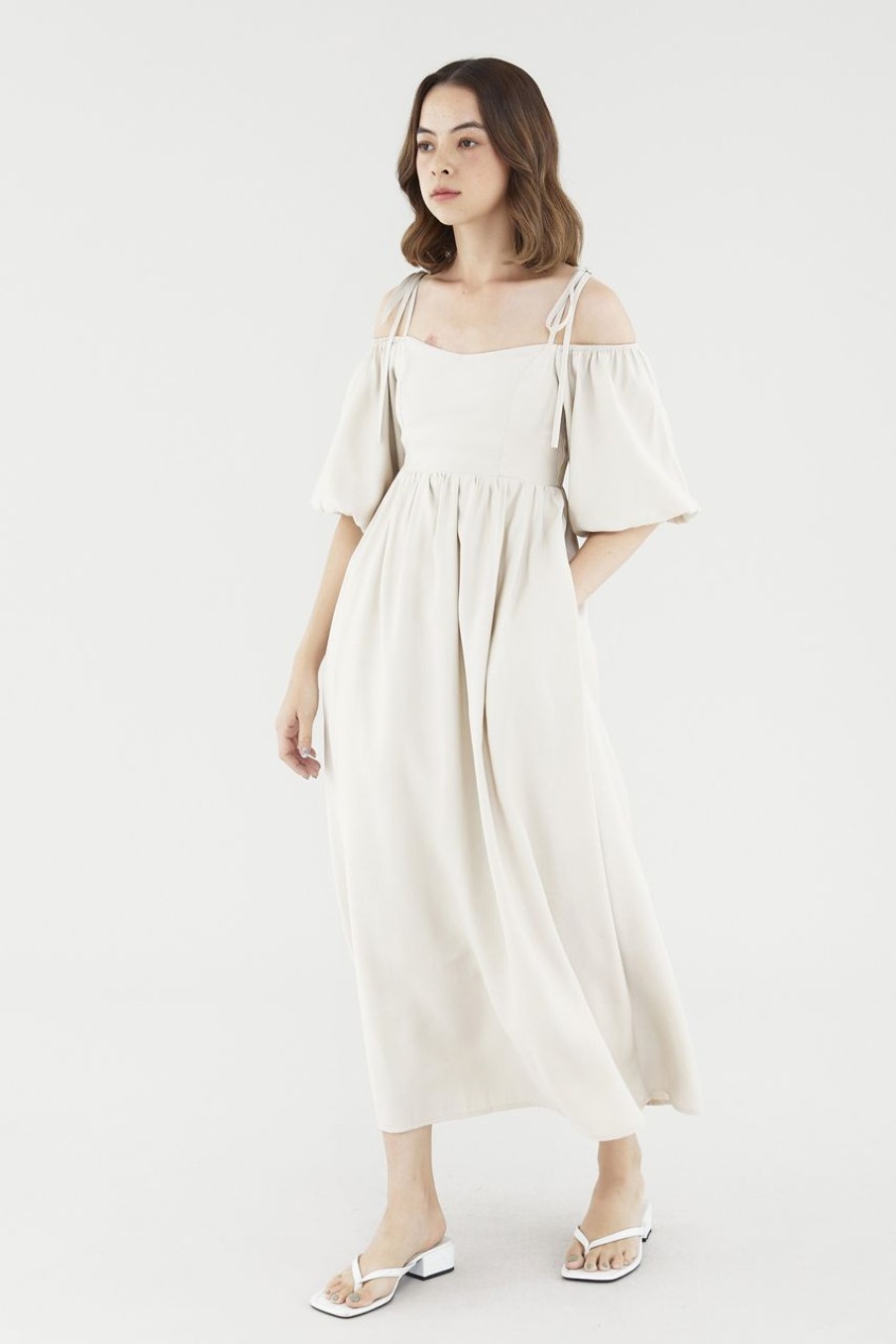 Women The Editor's Market Dresses | Phoeby Cold Shoulder Dress Latte