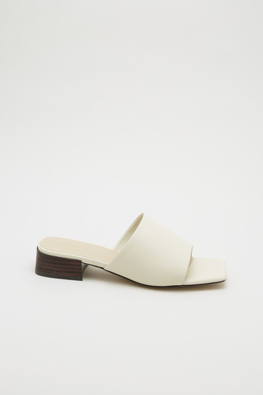 Women The Editor's Market Flats | Rhea Block Heel Slides Almond