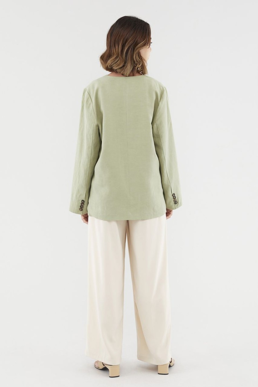 Women The Editor's Market Outerwear | Liliam Collarless Blazer Avocado