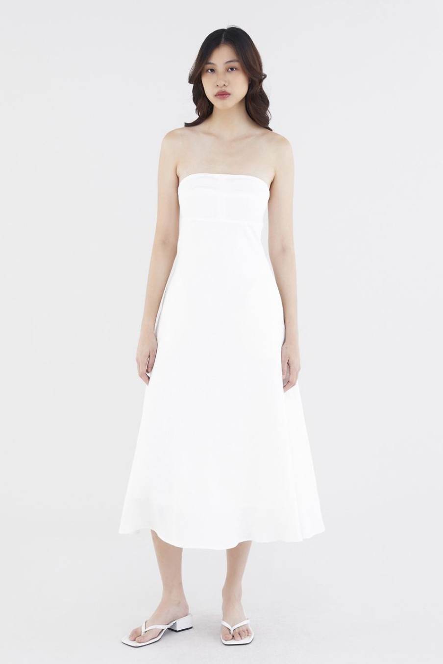 Women The Editor's Market Dresses | Alexis Linen Empire Tube Dress White