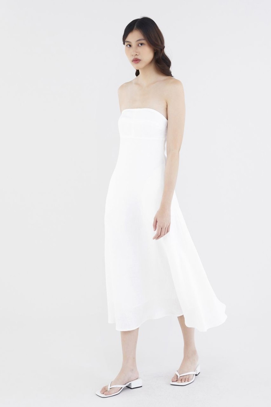 Women The Editor's Market Dresses | Alexis Linen Empire Tube Dress White