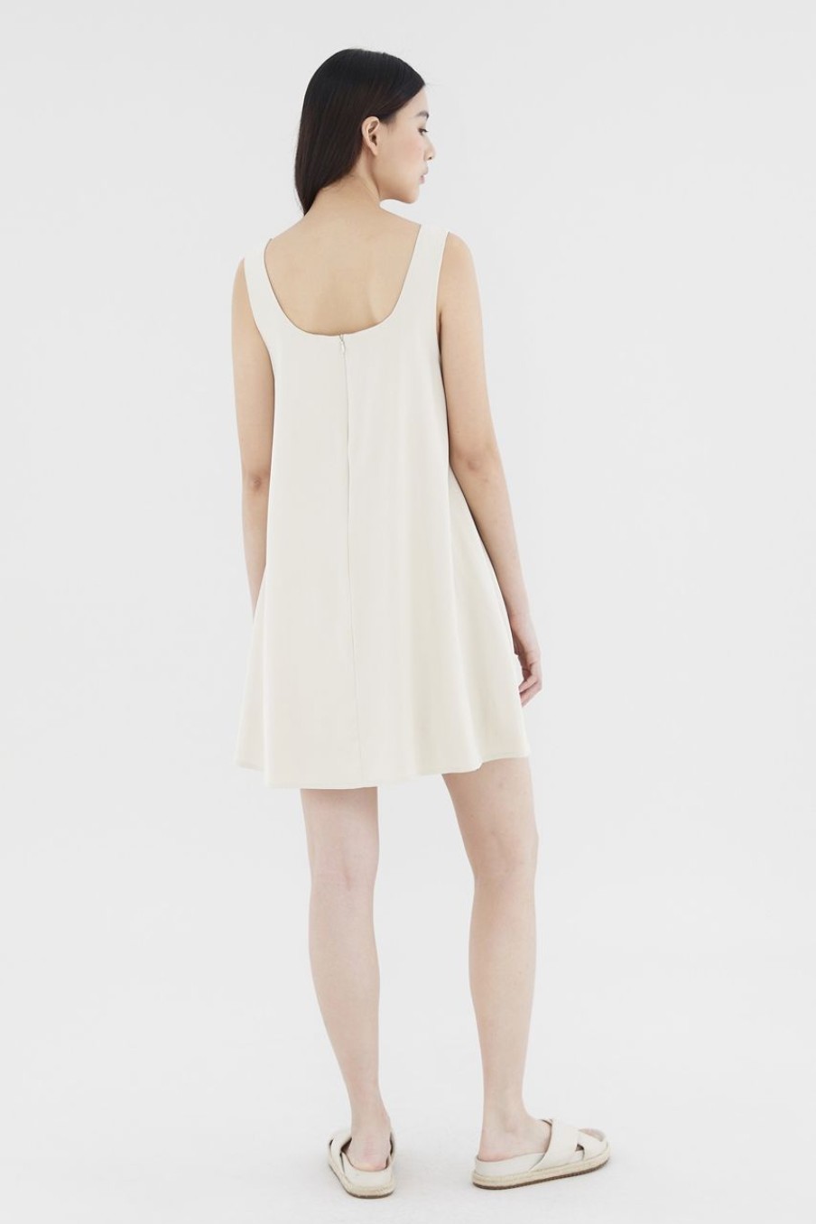 Women The Editor's Market Dresses | Emery Swing Dress Latte