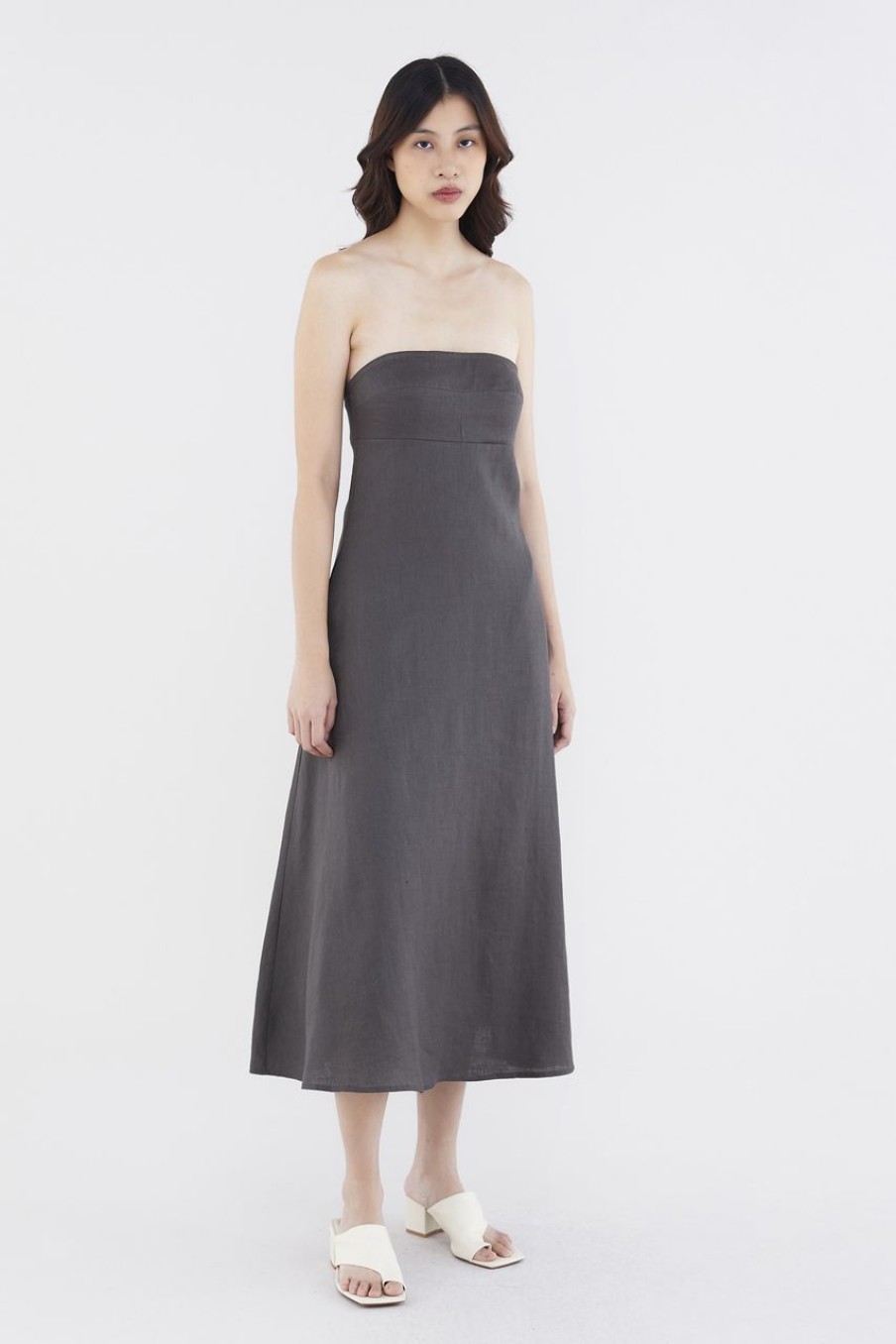 Women The Editor's Market Dresses | Alexis Linen Empire Tube Dress Liquorice