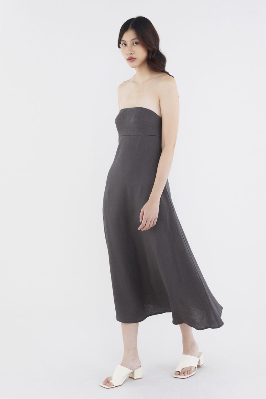 Women The Editor's Market Dresses | Alexis Linen Empire Tube Dress Liquorice