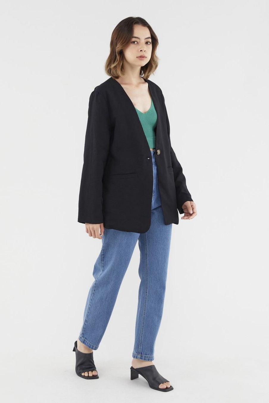 Women The Editor's Market Outerwear | Liliam Collarless Blazer Black