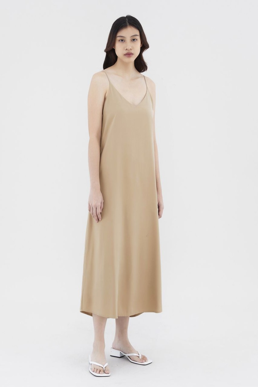 Women The Editor's Market Dresses | Kadena V-Neck Dress Peanut