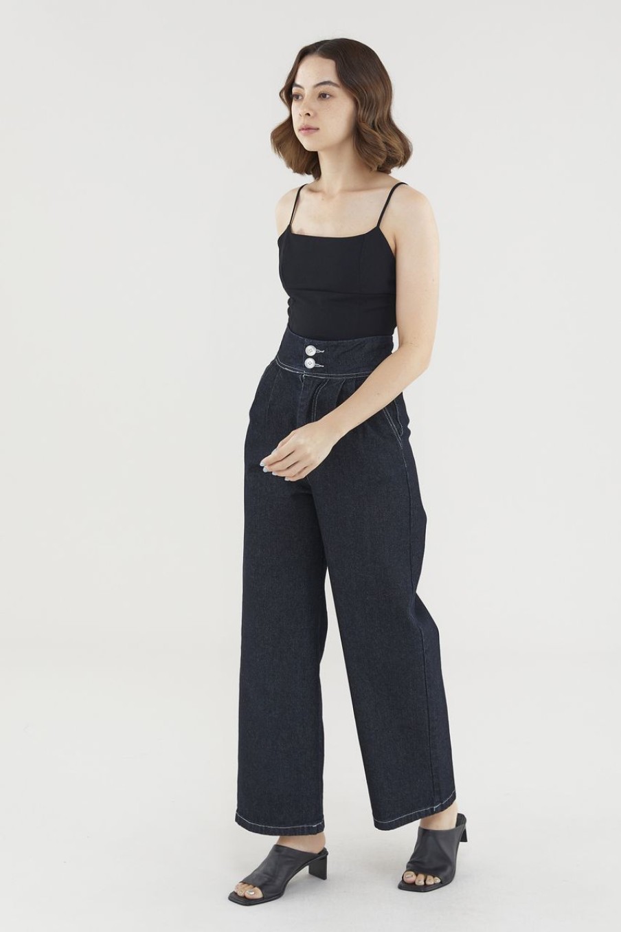 Women The Editor's Market Tops | Bailey Crop Camisole Black