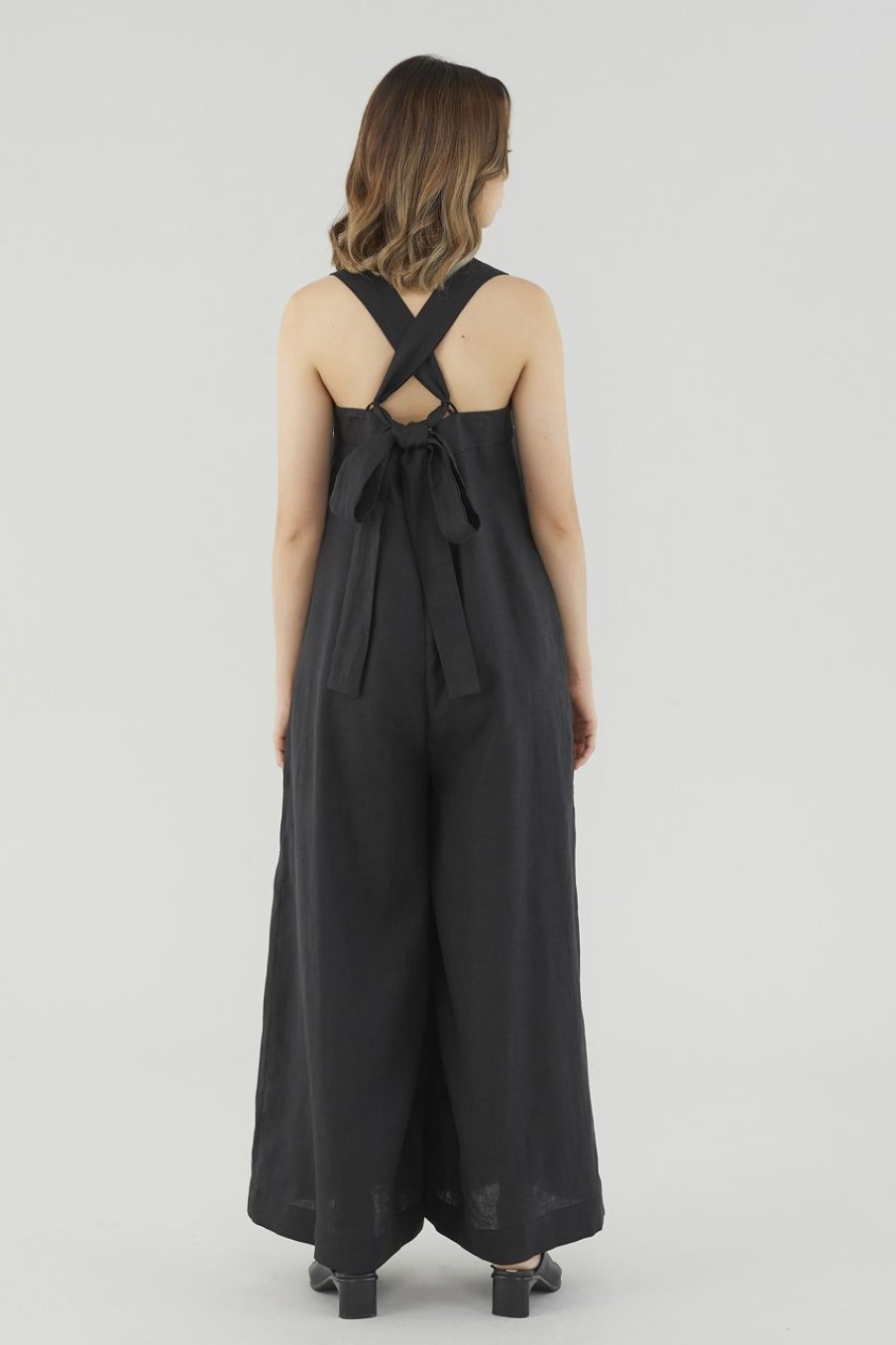 Women The Editor's Market Jumpsuits | Dorene Linen Tie-Back Jumpsuit Black