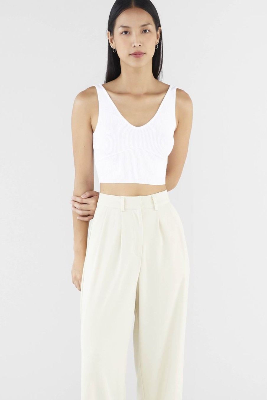 Women The Editor's Market Tops | Felice V-Neck Crop Tank White