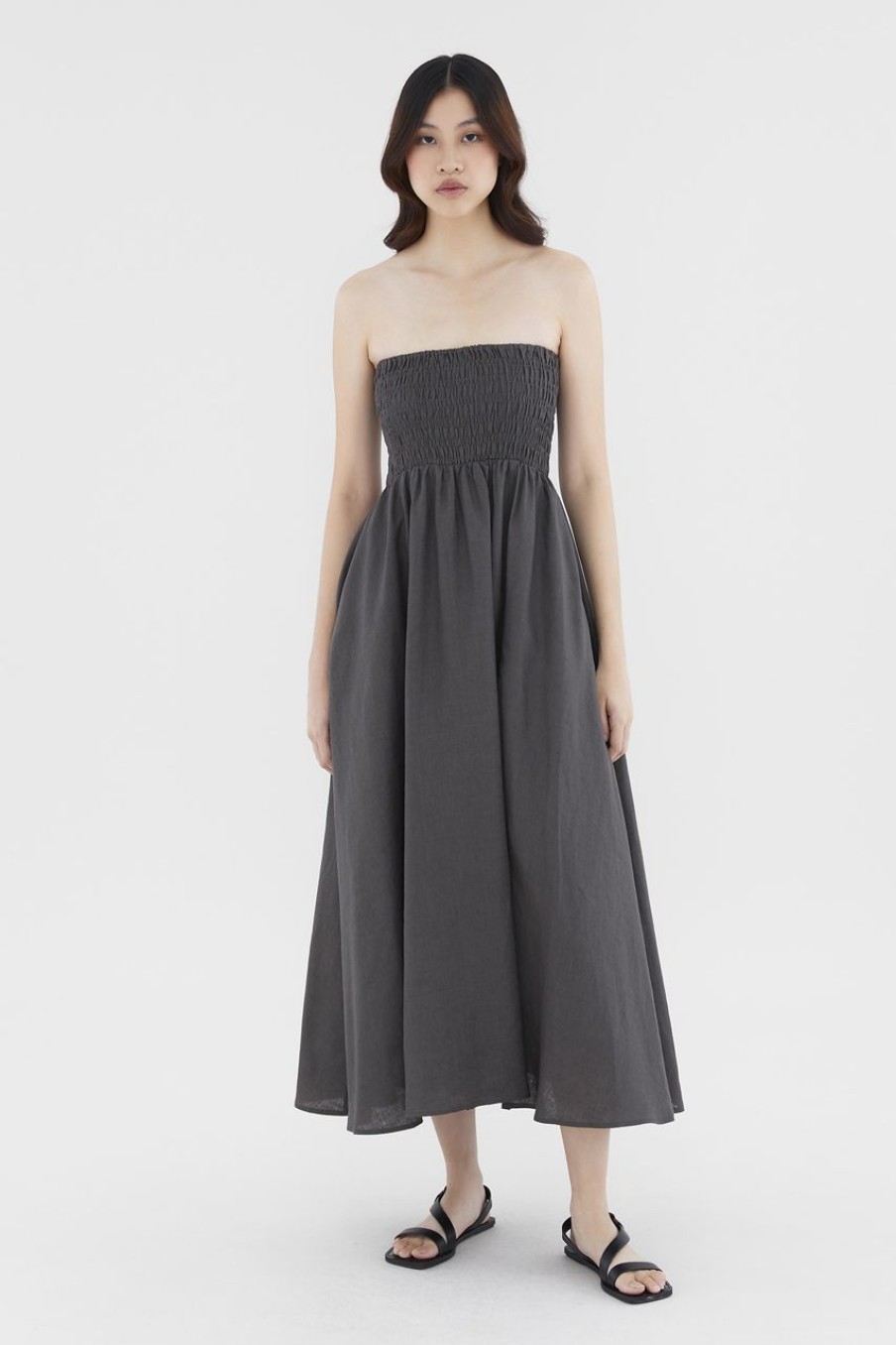 Women The Editor's Market Dresses | Rylene Linen Shirred Tube Dress Liquorice