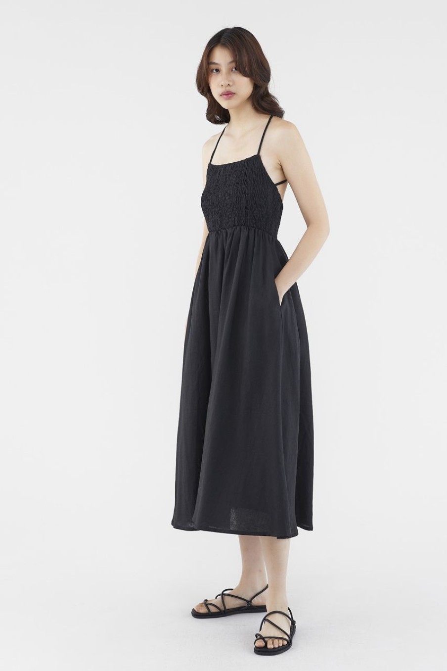 Women The Editor's Market Dresses | Zelda Linen Cross-Back Dress Black