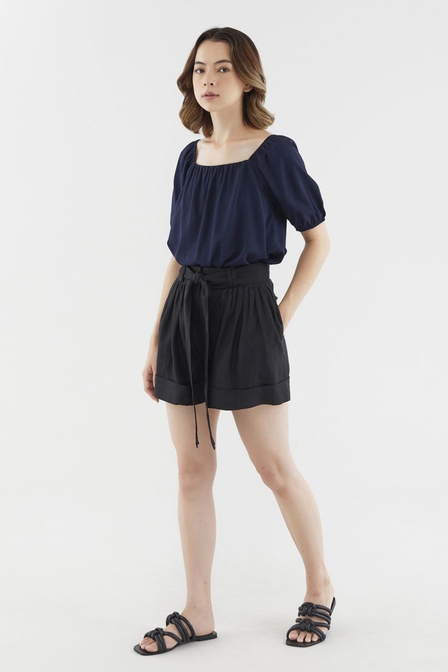 Women The Editor's Market Shorts | Thyra Linen Belted Shorts Black