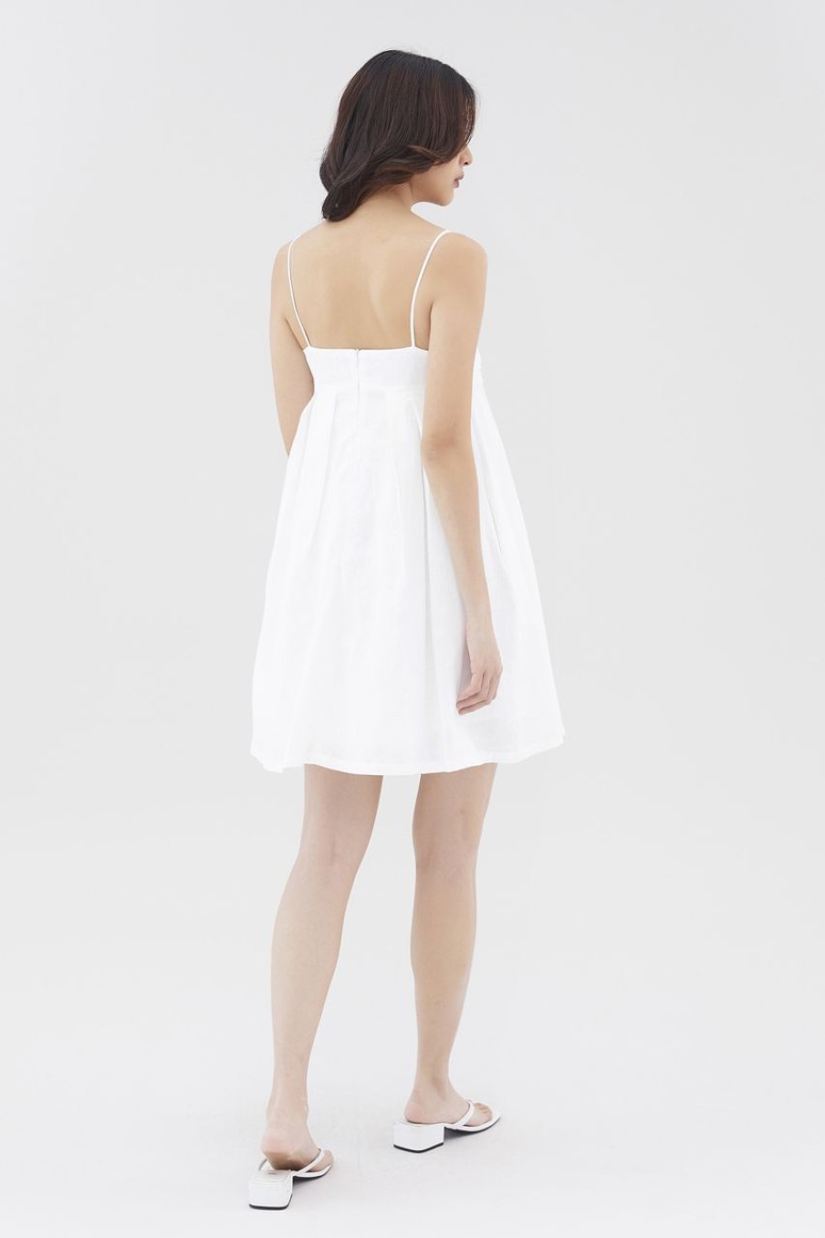 Women The Editor's Market Dresses | Chesca Linen Pleated Dress White