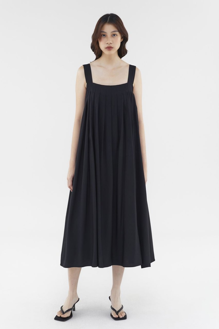 Women The Editor's Market Dresses | Roux Pleated Dress Black